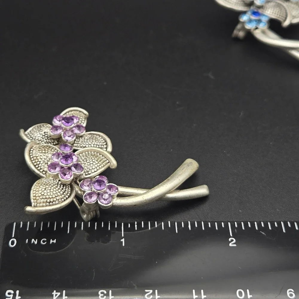 Set of 2 Floral Brooches Blue Purple Rhinestone Silver Tone Flower Bouquet‎ Pin